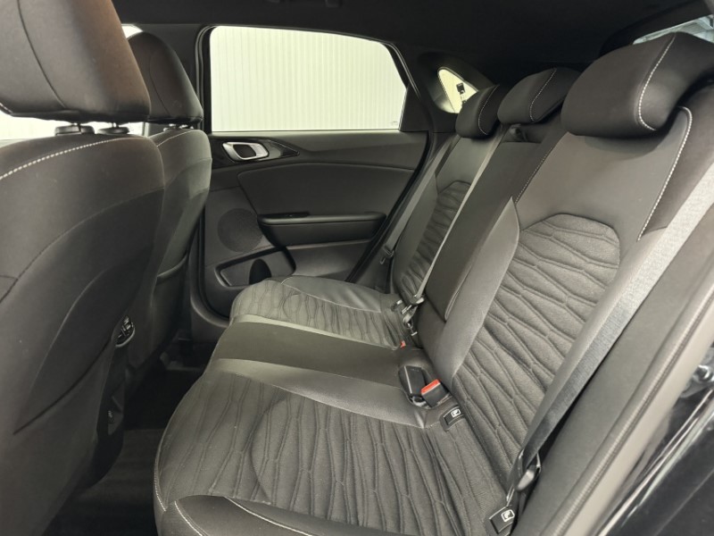 2025 (25) KIA CEED 1.5T GDi ISG 138 GT-Line 5dr DCT 5252399