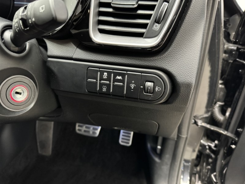 2025 (25) KIA CEED 1.5T GDi ISG 138 GT-Line 5dr DCT 5252407