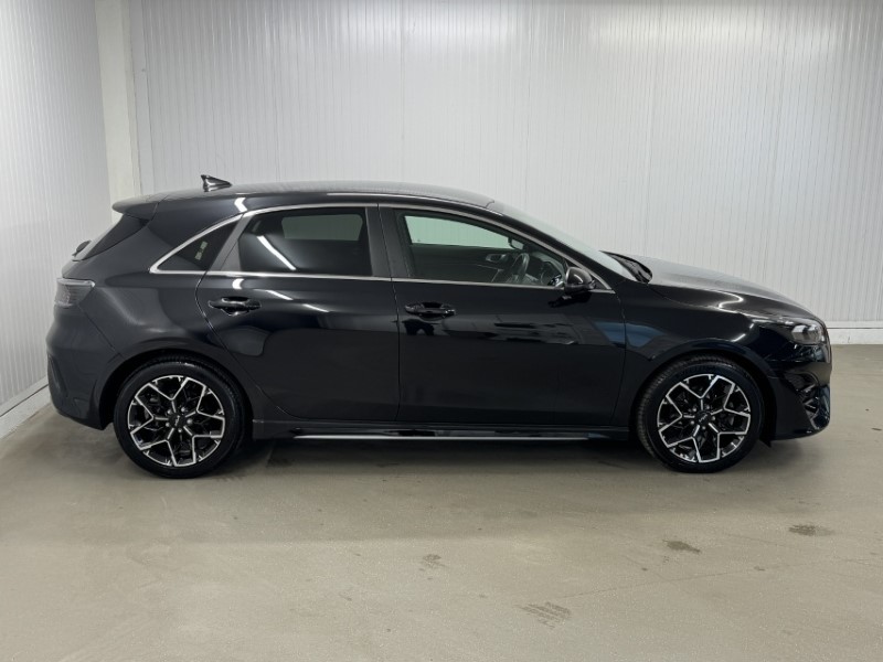 2025 (25) KIA CEED 1.5T GDi ISG 138 GT-Line 5dr DCT 5252420