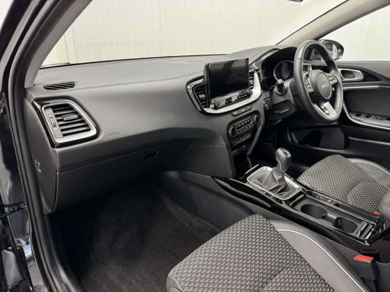 2025 (25) KIA XCEED 1.5T GDi ISG 138 3 5dr 5246815