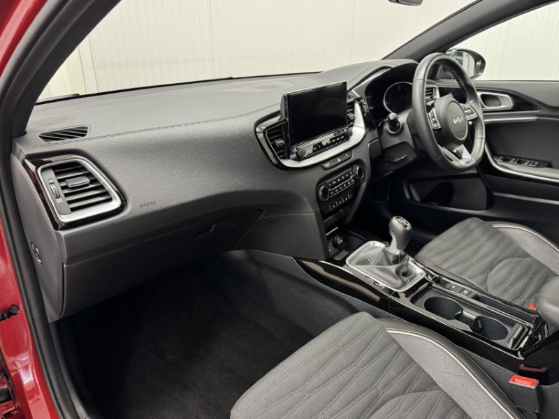 2024 (73) KIA PRO CEED 1.5T GDi ISG GT-Line 5dr 5297711