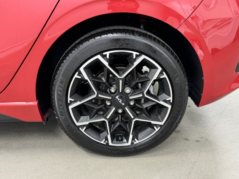 2025 (25) KIA CEED 1.5T GDi ISG 138 GT-Line 5dr DCT 5279471