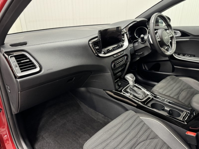 2025 (25) KIA CEED 1.5T GDi ISG 138 GT-Line 5dr DCT 5279478