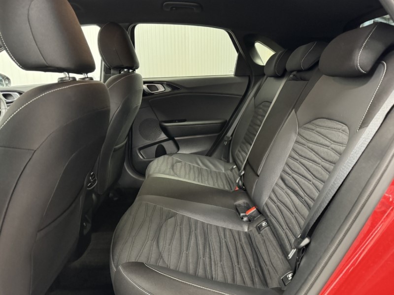 2025 (25) KIA CEED 1.5T GDi ISG 138 GT-Line 5dr DCT 5279475