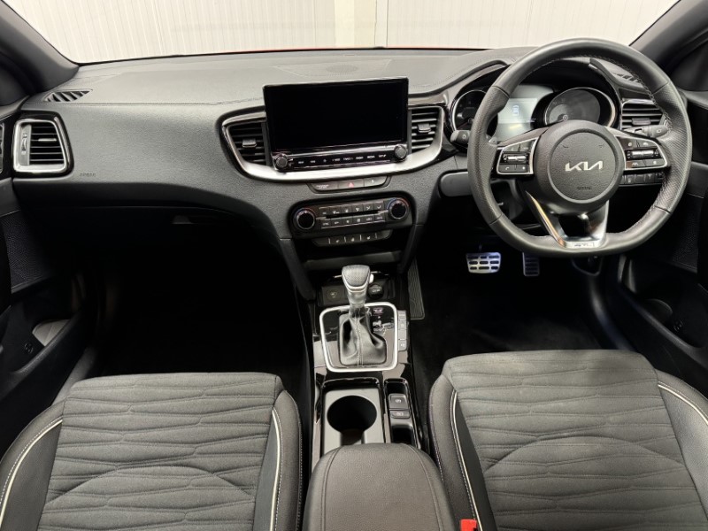2025 (25) KIA CEED 1.5T GDi ISG 138 GT-Line 5dr DCT 5279477