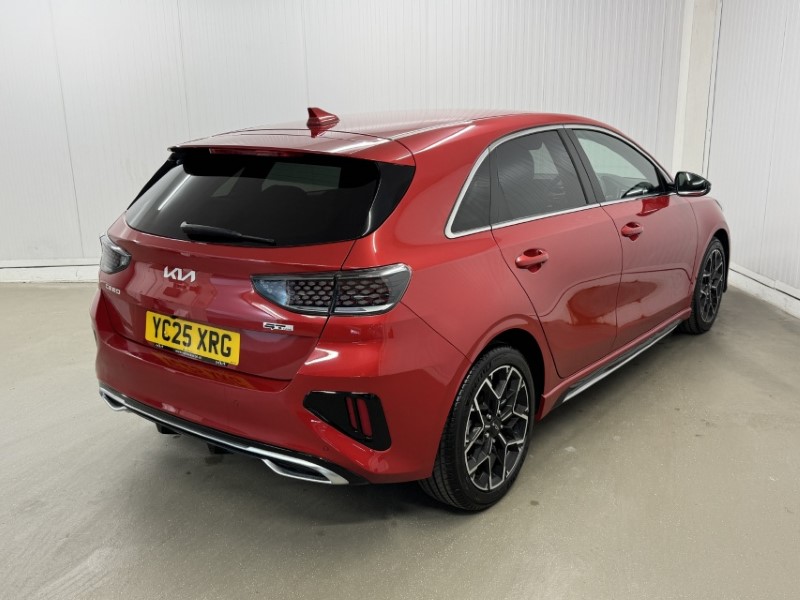 2025 (25) KIA CEED 1.5T GDi ISG 138 GT-Line 5dr DCT 5279468