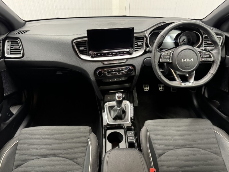 2025 (25) KIA CEED 1.5T GDi ISG 138 GT-Line 5dr 5278620