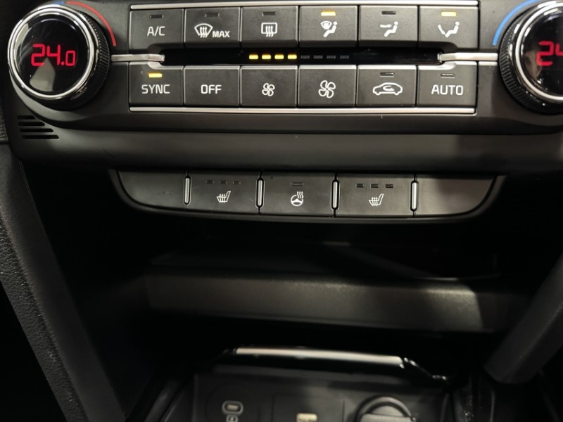 2025 (25) KIA CEED 1.5T GDi ISG 138 GT-Line 5dr 5278604