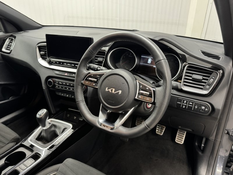2025 (25) KIA CEED 1.5T GDi ISG 138 GT-Line 5dr 5278622