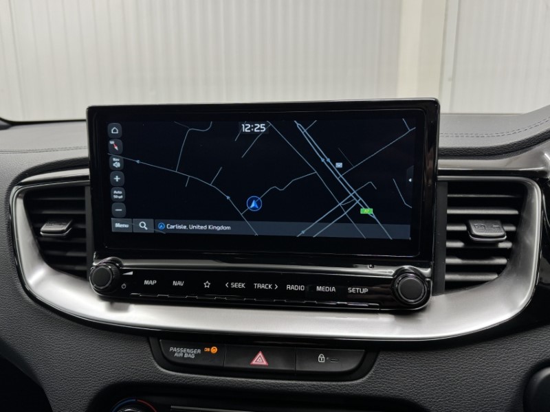 2025 (25) KIA CEED 1.5T GDi ISG 138 GT-Line 5dr 5278606