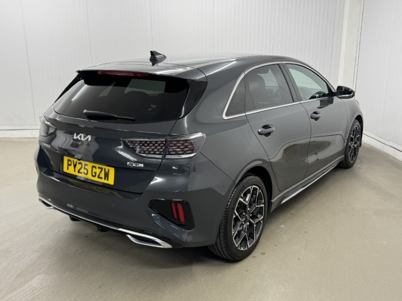 2025 (25) KIA CEED 1.5T GDi ISG 138 GT-Line 5dr 5278594