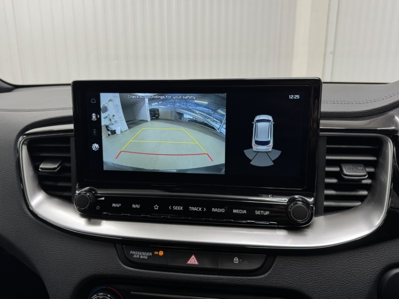 2025 (25) KIA CEED 1.5T GDi ISG 138 GT-Line 5dr 5278608