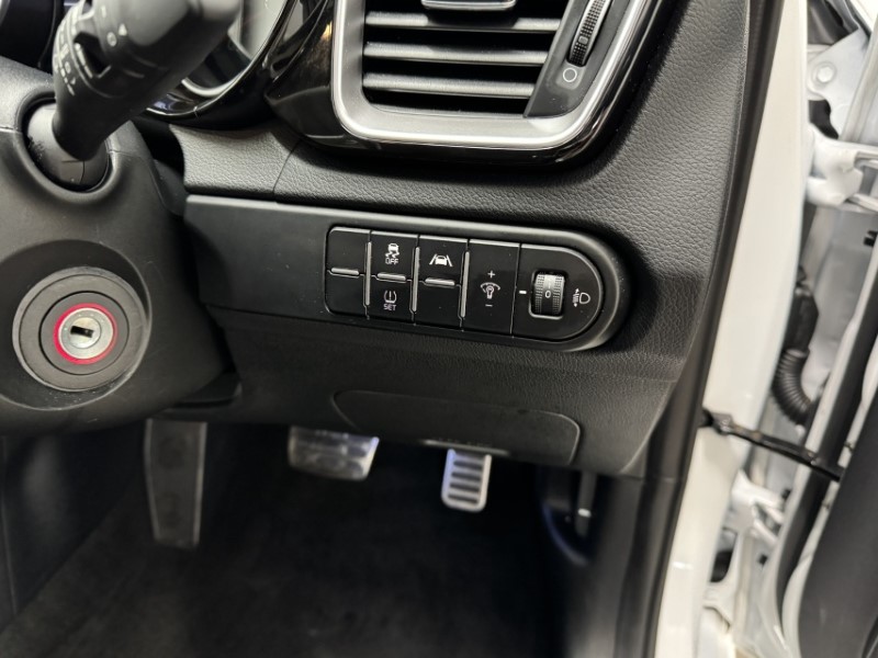 2025 (25) KIA CEED 1.5T GDi ISG 138 GT-Line 5dr DCT 5263922