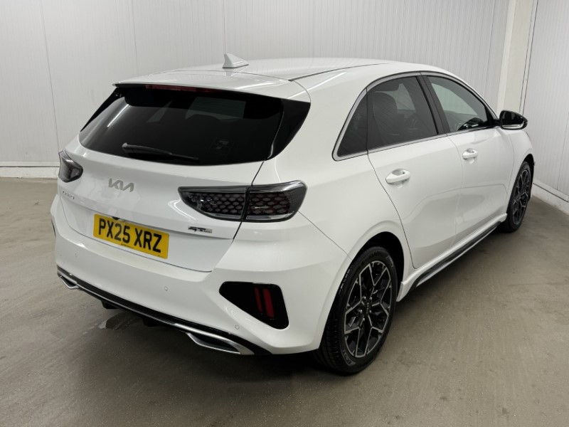 2025 (25) KIA CEED 1.5T GDi ISG 138 GT-Line 5dr DCT 5263894