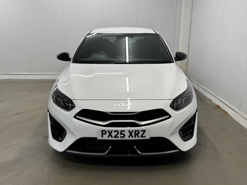 2025 (25) KIA CEED 1.5T GDi ISG 138 GT-Line 5dr DCT 5263915