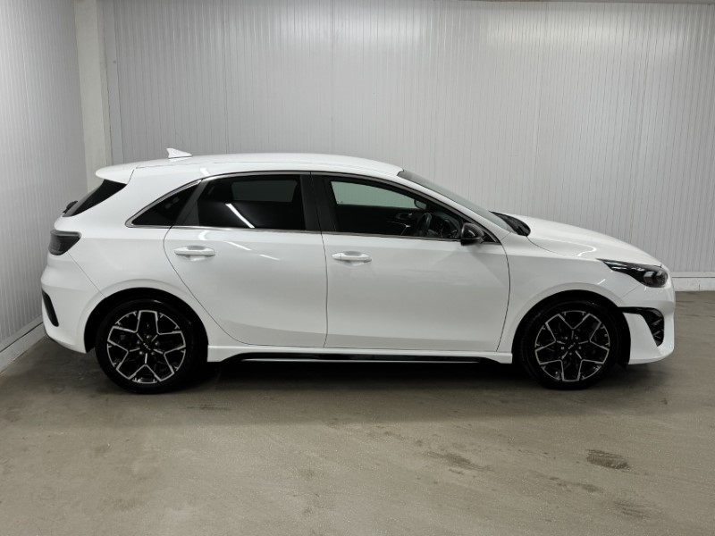 2025 (25) KIA CEED 1.5T GDi ISG 138 GT-Line 5dr DCT 5263913
