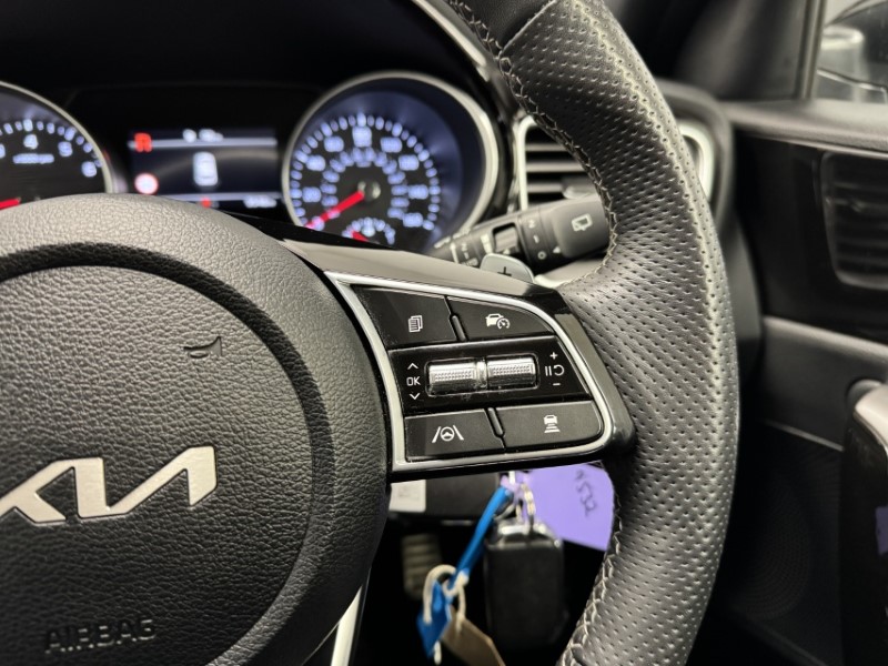 2025 (25) KIA CEED 1.5T GDi ISG 138 GT-Line 5dr DCT 5263909