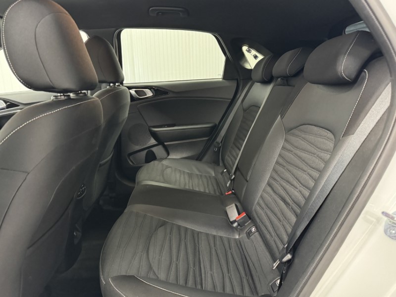 2025 (25) KIA CEED 1.5T GDi ISG 138 GT-Line 5dr DCT 5263898