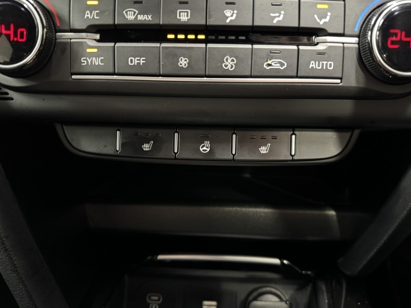 2025 (25) KIA CEED 1.5T GDi ISG 138 GT-Line 5dr DCT 5263905