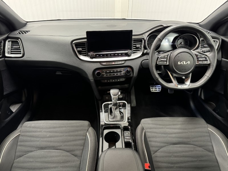 2025 (25) KIA CEED 1.5T GDi ISG 138 GT-Line 5dr DCT 5263899