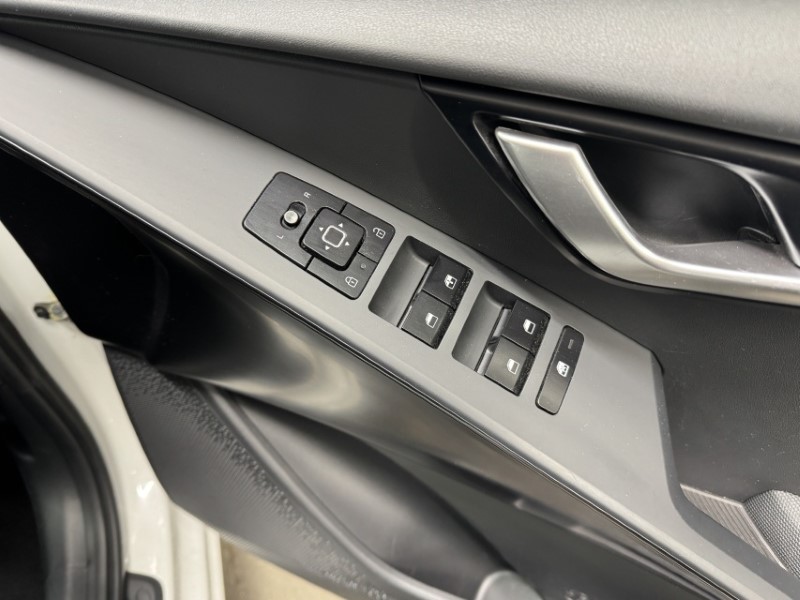 2022 (22) KIA NIRO 1.6 GDi Hybrid 2 5dr DCT 5307598