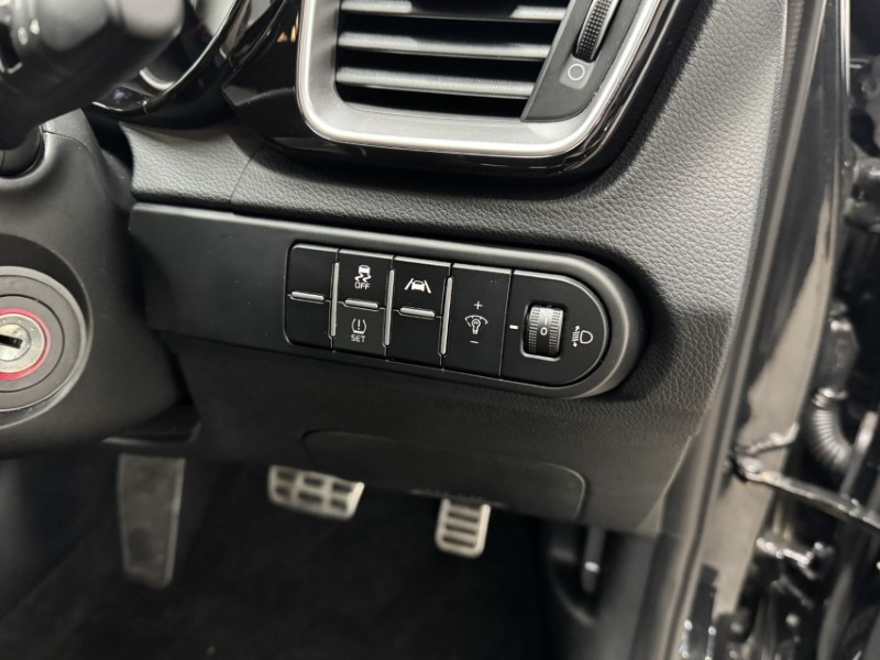 2025 (25) KIA CEED 1.5T GDi ISG 138 GT-Line 5dr DCT 5305002