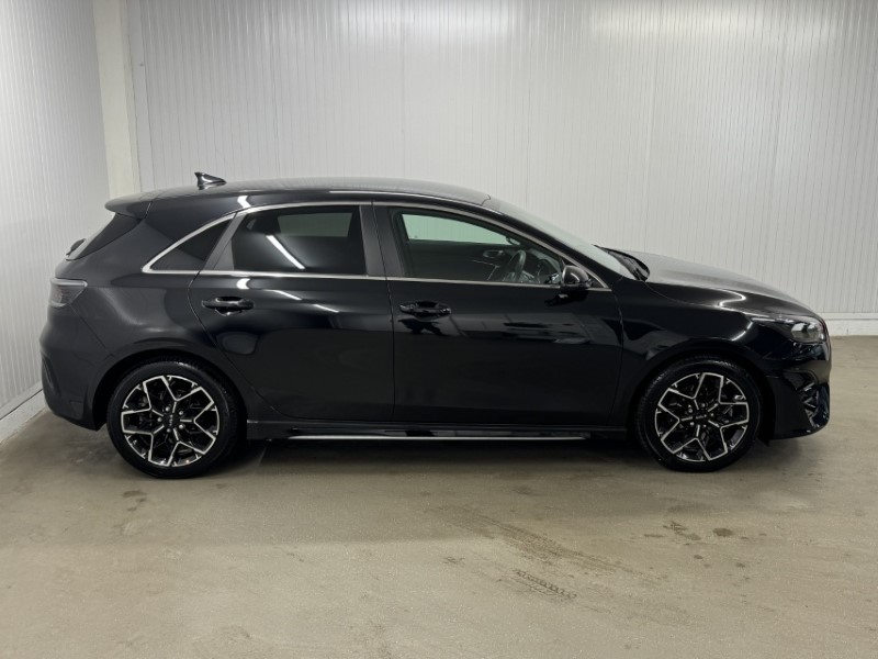 2025 (25) KIA CEED 1.5T GDi ISG 138 GT-Line 5dr DCT 5304990