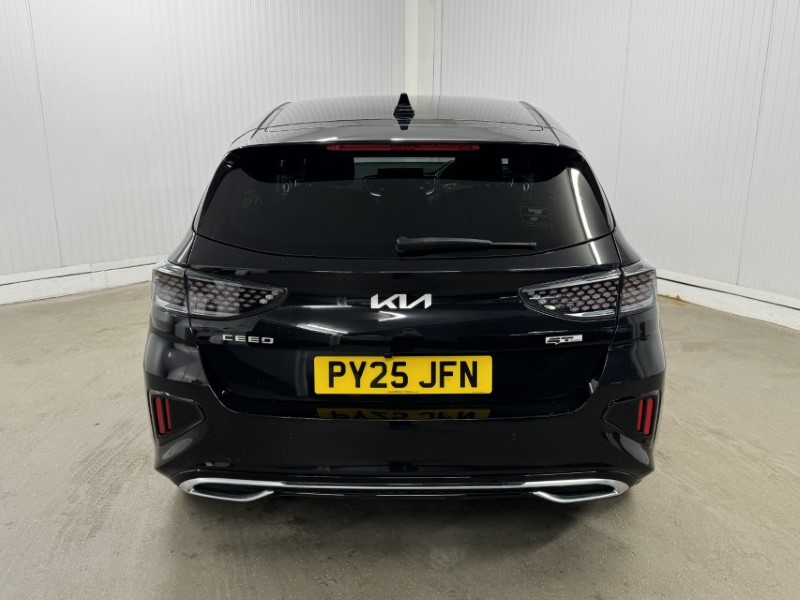 2025 (25) KIA CEED 1.5T GDi ISG 138 GT-Line 5dr DCT 5304986
