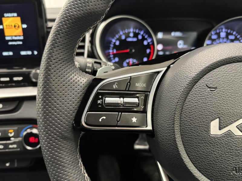 2025 (25) KIA CEED 1.5T GDi ISG 138 GT-Line 5dr DCT 5305014