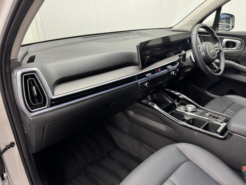 2025 (25) KIA SORENTO 1.6 T-GDi HEV 3 5dr Auto 5330519