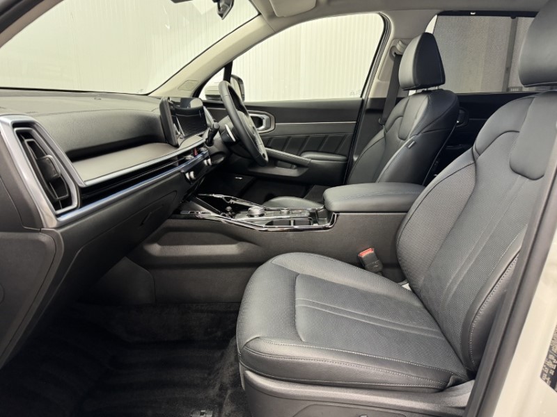 2025 (25) KIA SORENTO 1.6 T-GDi HEV 3 5dr Auto 5330541