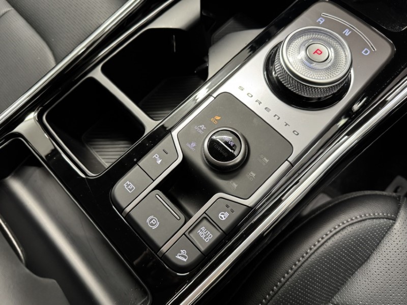 2025 (25) KIA SORENTO 1.6 T-GDi HEV 3 5dr Auto 5330546