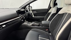 2025 (75) KIA SPORTAGE 1.6T GDi HEV GT-Line S 5dr Auto AWD 5346317