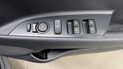 2021 (21) KIA STONIC 1.0T GDi 99 2 5dr 5371054