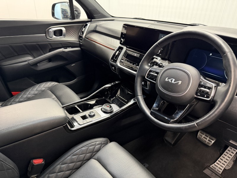 2023 (23) KIA SORENTO 1.6 T-GDi HEV Edition 5dr Auto 5438075