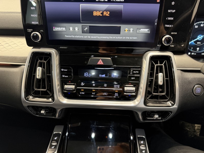 2023 (23) KIA SORENTO 1.6 T-GDi HEV Edition 5dr Auto 5438086