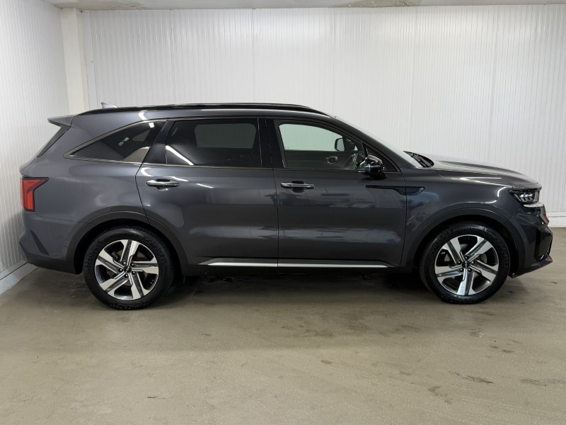 2023 (23) KIA SORENTO 1.6 T-GDi HEV Edition 5dr Auto 5438098