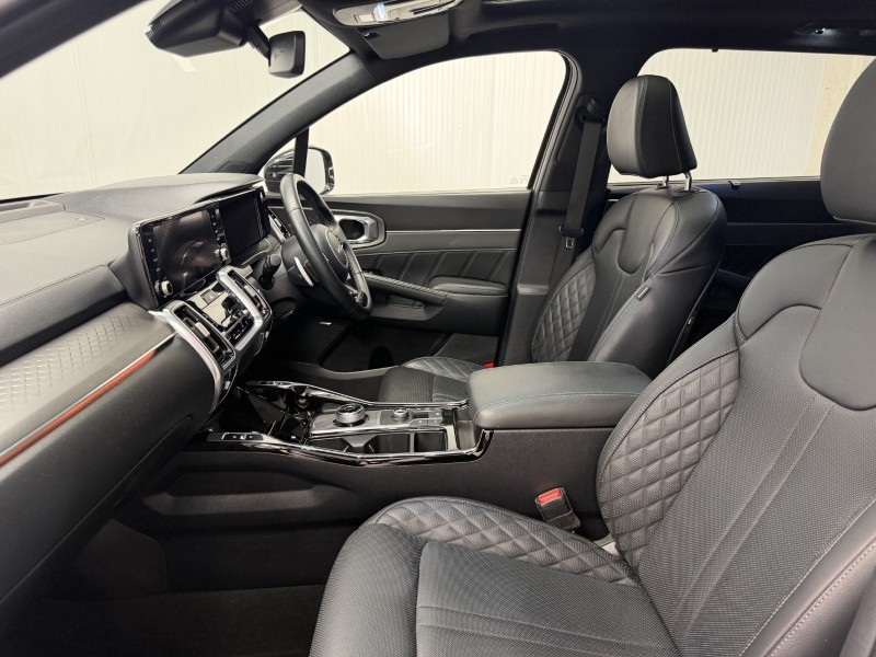 2023 (23) KIA SORENTO 1.6 T-GDi HEV Edition 5dr Auto 5438070
