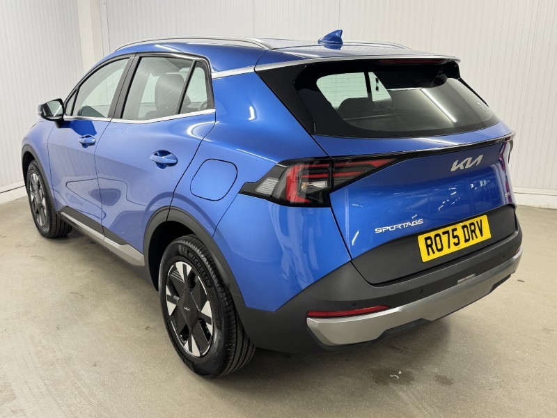 2025 (75) KIA SPORTAGE 1.6T GDi HEV Pure 5dr Auto 5375400