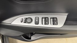 2024 (24) KIA STONIC 1.0T GDi 99 GT-Line 5dr 5439082