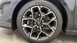 2025 (25) KIA CEED 1.5T GDi ISG 138 GT-Line 5dr 5481050