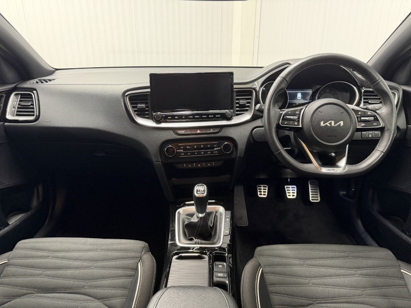 2025 (25) KIA CEED 1.5T GDi ISG 138 GT-Line 5dr 5481055