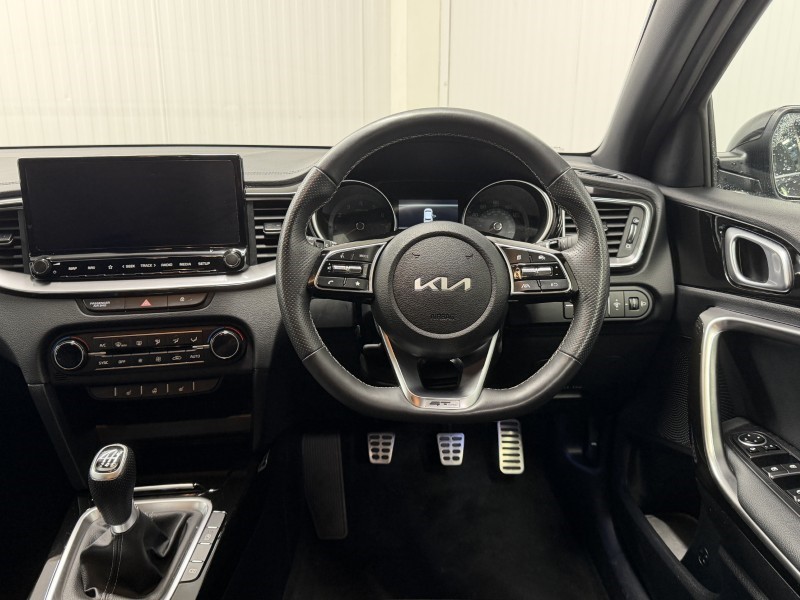 2025 (25) KIA CEED 1.5T GDi ISG 138 GT-Line 5dr 5481056