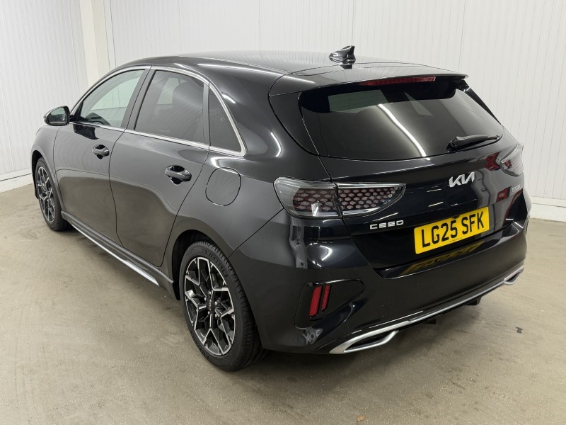 2025 (25) KIA CEED 1.5T GDi ISG 138 GT-Line 5dr 5481045