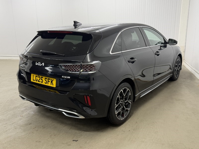 2025 (25) KIA CEED 1.5T GDi ISG 138 GT-Line 5dr 5481049