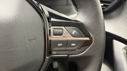 2021 (71) PEUGEOT 2008 1.2 PureTech 130 Allure Premium 5dr 5548303