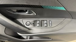 2021 (71) PEUGEOT 2008 1.2 PureTech 130 Allure Premium 5dr 5548289
