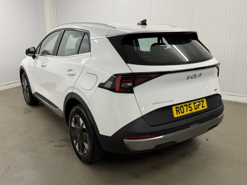 2025 (75) KIA SPORTAGE 1.6T GDi HEV Pure 5dr Auto 5539391