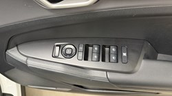 2025 (75) KIA SPORTAGE 1.6T GDi HEV Pure 5dr Auto 5539402