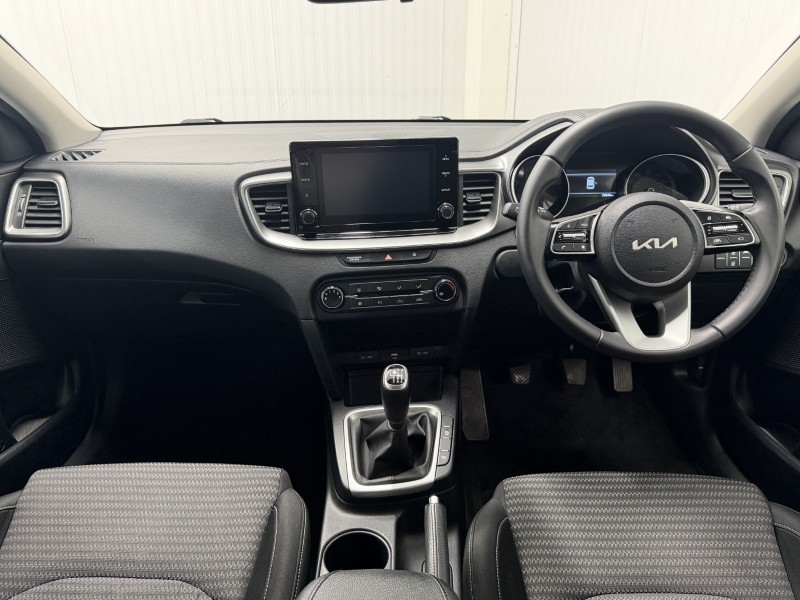 2022 (22) KIA CEED 1.0T GDi ISG 2 5dr 5606500